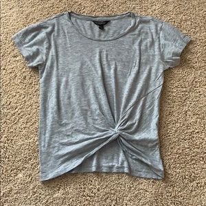 banana republic grey knot tied t-shirt!